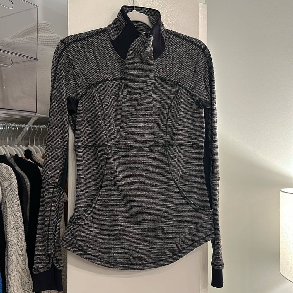 Lululemon Quarter Zip - Size 8
